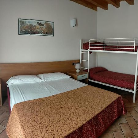 Hotel Agli Ulivi Valeggio sul Mincio Kültér fotó