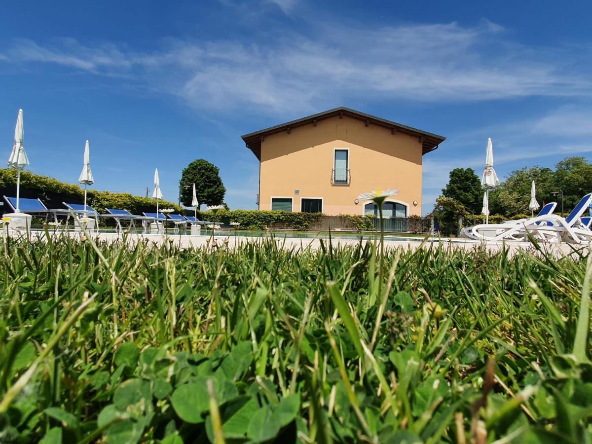 Hotel Agli Ulivi Valeggio sul Mincio Kültér fotó