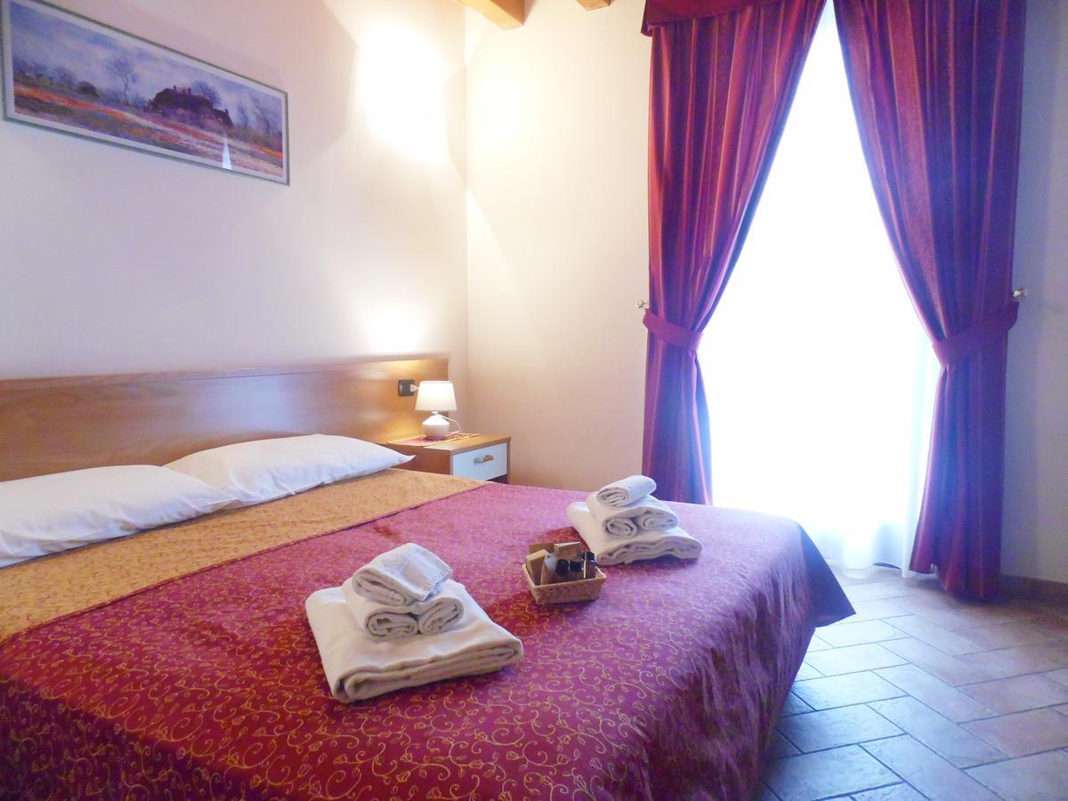 Hotel Agli Ulivi Valeggio sul Mincio Kültér fotó