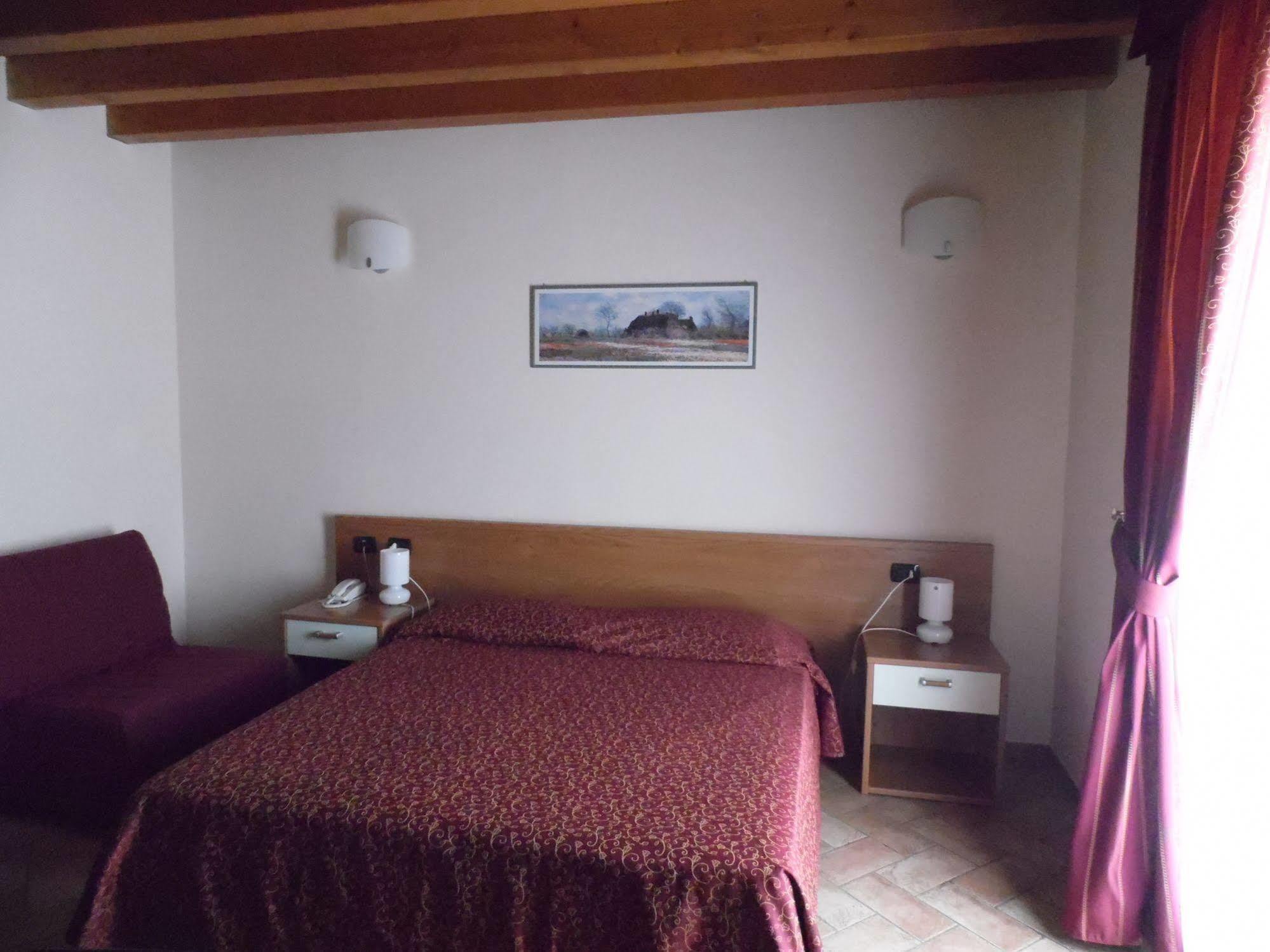 Hotel Agli Ulivi Valeggio sul Mincio Kültér fotó